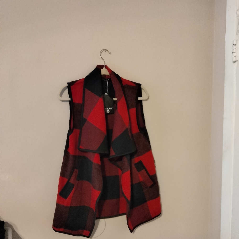 NWT S Buffalo Plaid Vest
